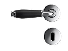 Enzi met sleutelrozet