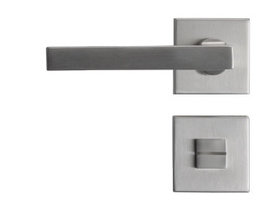 Square met Toiletgarnituur